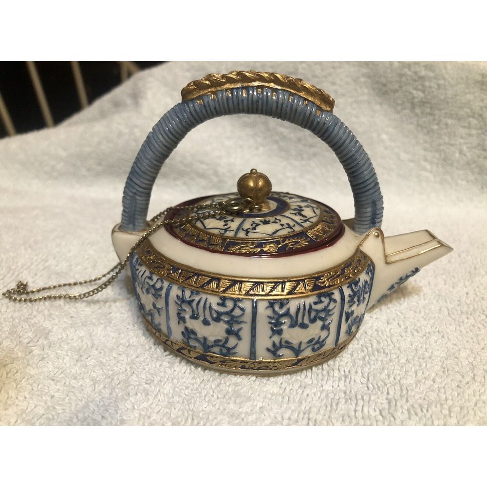 Vintage Nini Blue/White Teapot Miniature Item No. 6-21 Hand‎ Painted Chained Lid